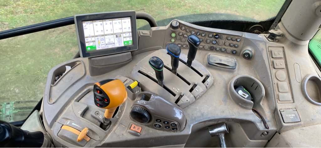 Traktor typu John Deere 6120 R, Gebrauchtmaschine w AUBUSSON (Zdjęcie 8)