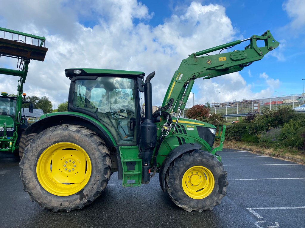 Traktor typu John Deere 6120 R, Gebrauchtmaschine w AUBUSSON (Zdjęcie 9)