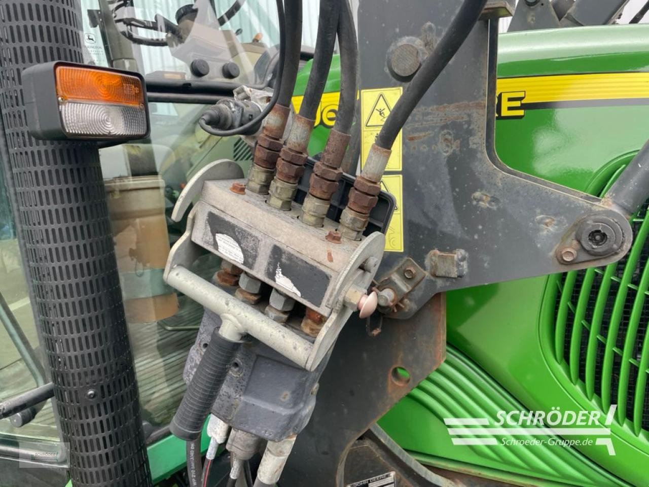 Traktor du type John Deere 6120, Gebrauchtmaschine en Wildeshausen (Photo 22)