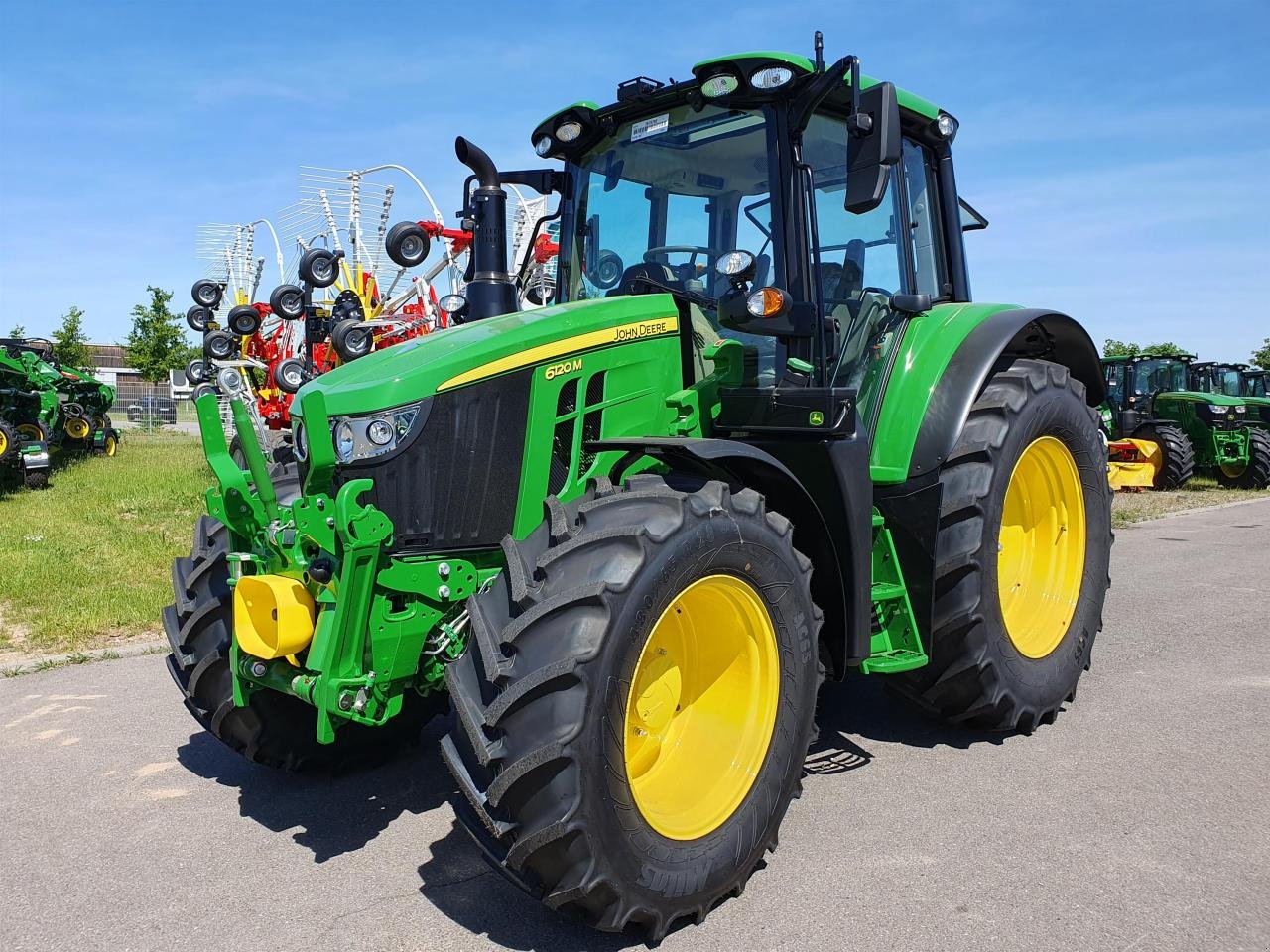 Traktor van het type John Deere 6120M AQ+, Neumaschine in Niederkirchen (Foto 1)