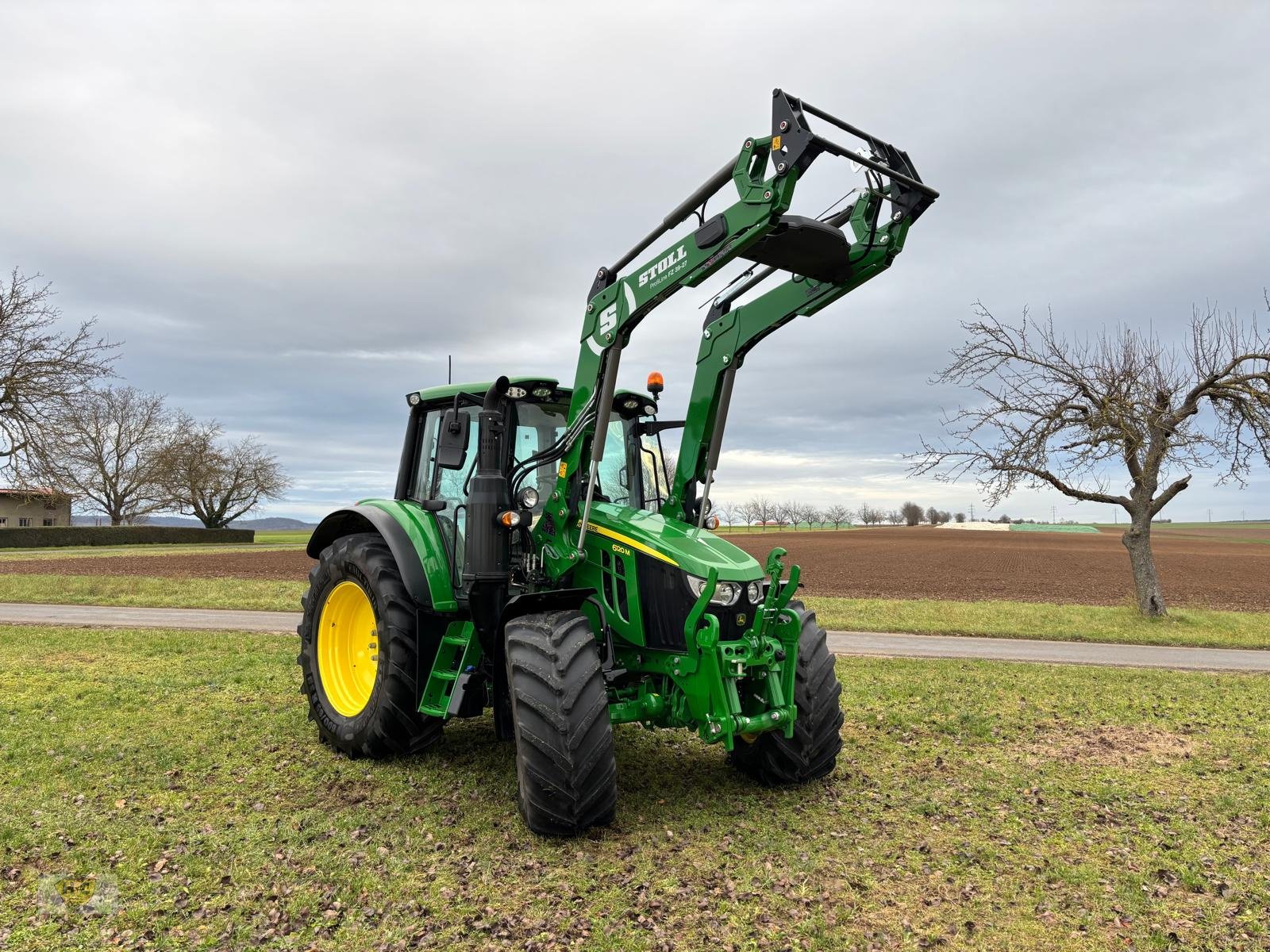 Traktor типа John Deere 6120M AutoPowr Frontlader, Gebrauchtmaschine в Willanzheim (Фотография 2)