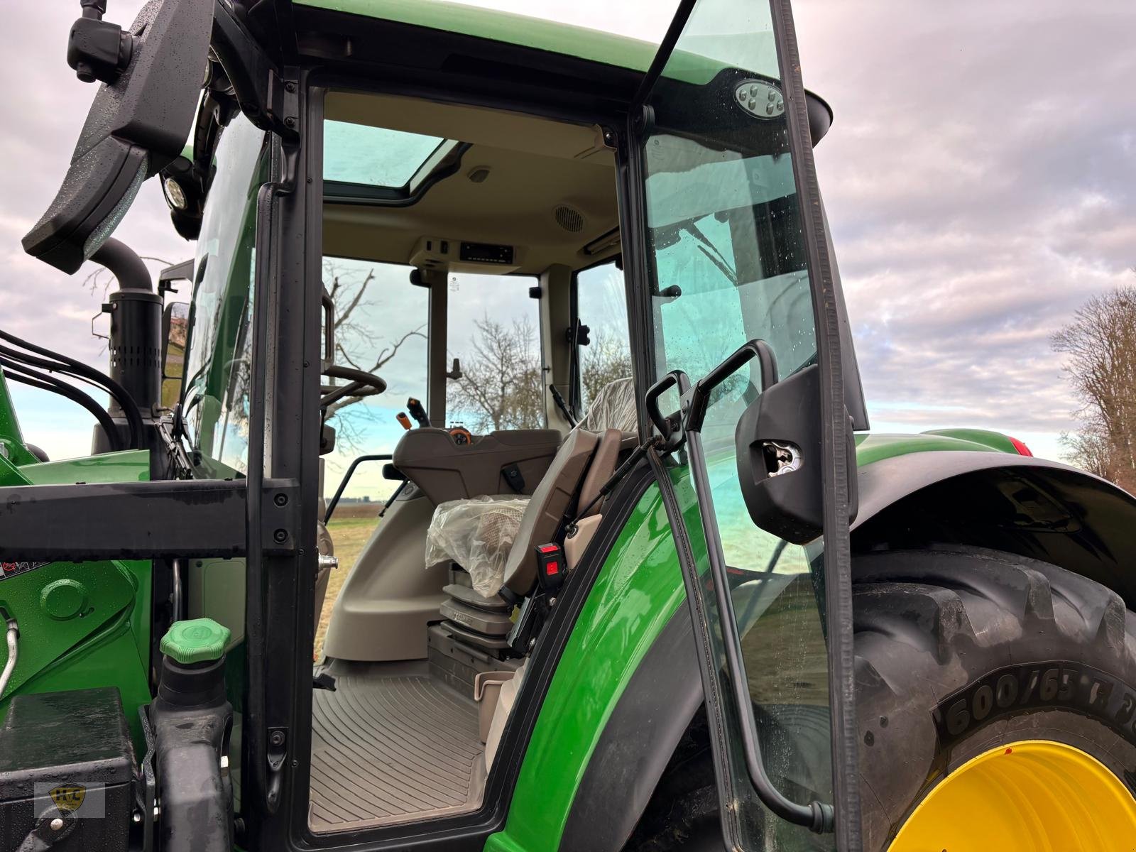 Traktor del tipo John Deere 6120M AutoPowr Frontlader, Gebrauchtmaschine In Willanzheim (Immagine 4)