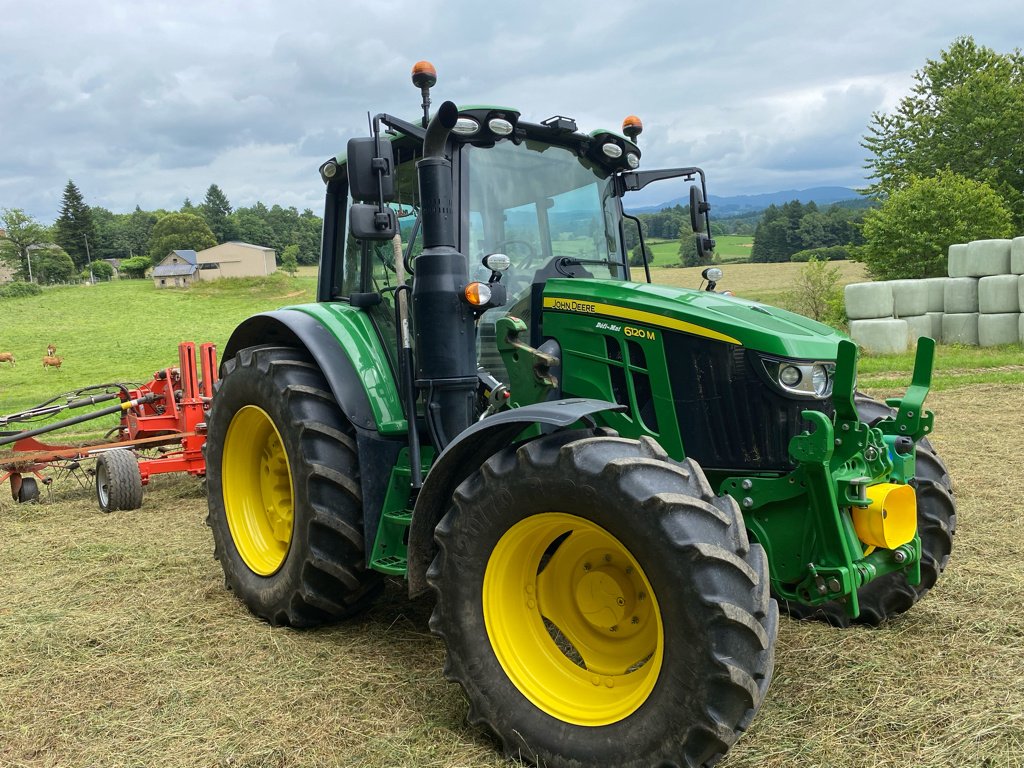 Traktor des Typs John Deere 6120M AUTOTRAC . CHARGEUR, Gebrauchtmaschine in UZERCHE (Bild 2)