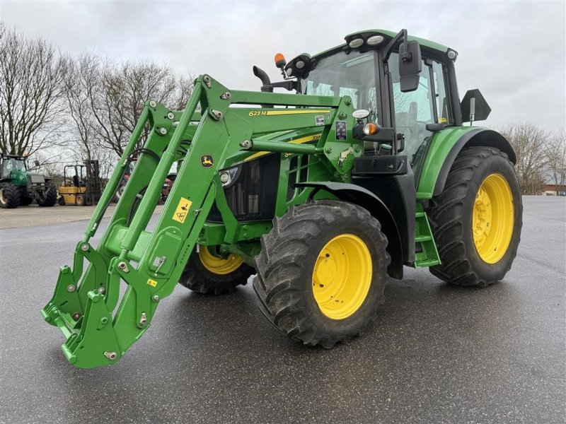 Traktor типа John Deere 6120M KUN 3300 TIMER!, Gebrauchtmaschine в Nørager (Фотография 1)