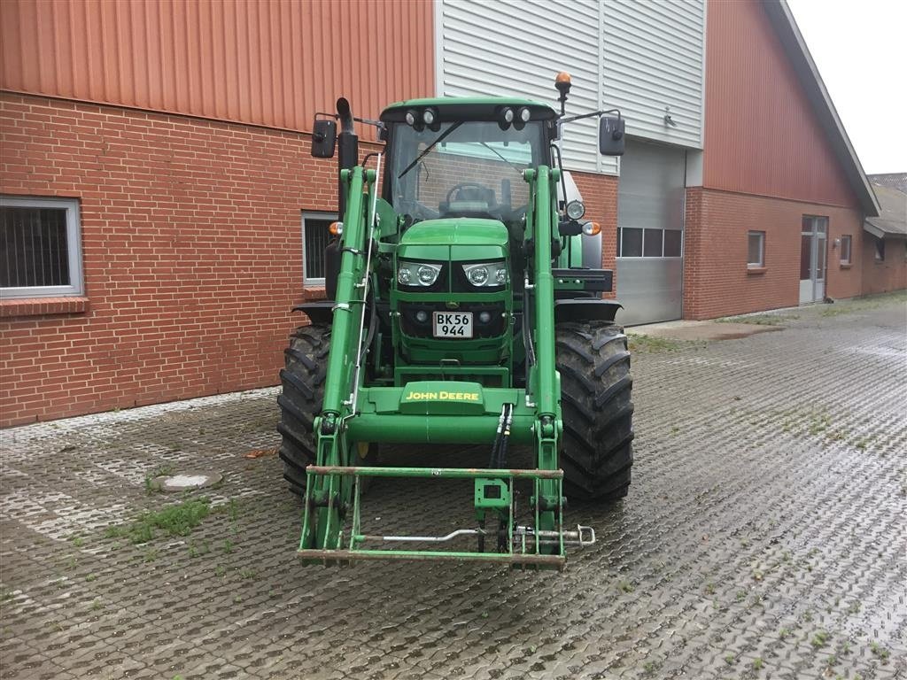 Traktor του τύπου John Deere 6120M med 643 R frontlæsser ., Gebrauchtmaschine σε Bredsten (Φωτογραφία 2)