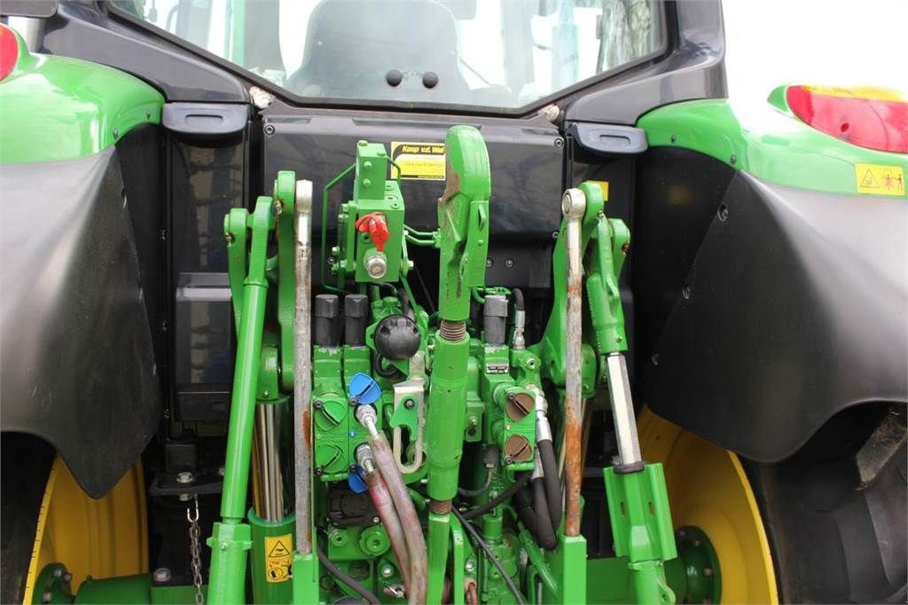 Traktor des Typs John Deere 6120M with 623R loader, Gebrauchtmaschine in Bant (Bild 9)