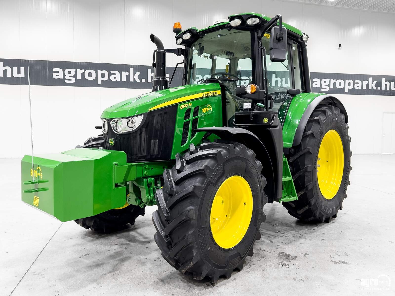 Traktor Türe ait John Deere 6120M, Gebrauchtmaschine içinde Csengele (resim 1)