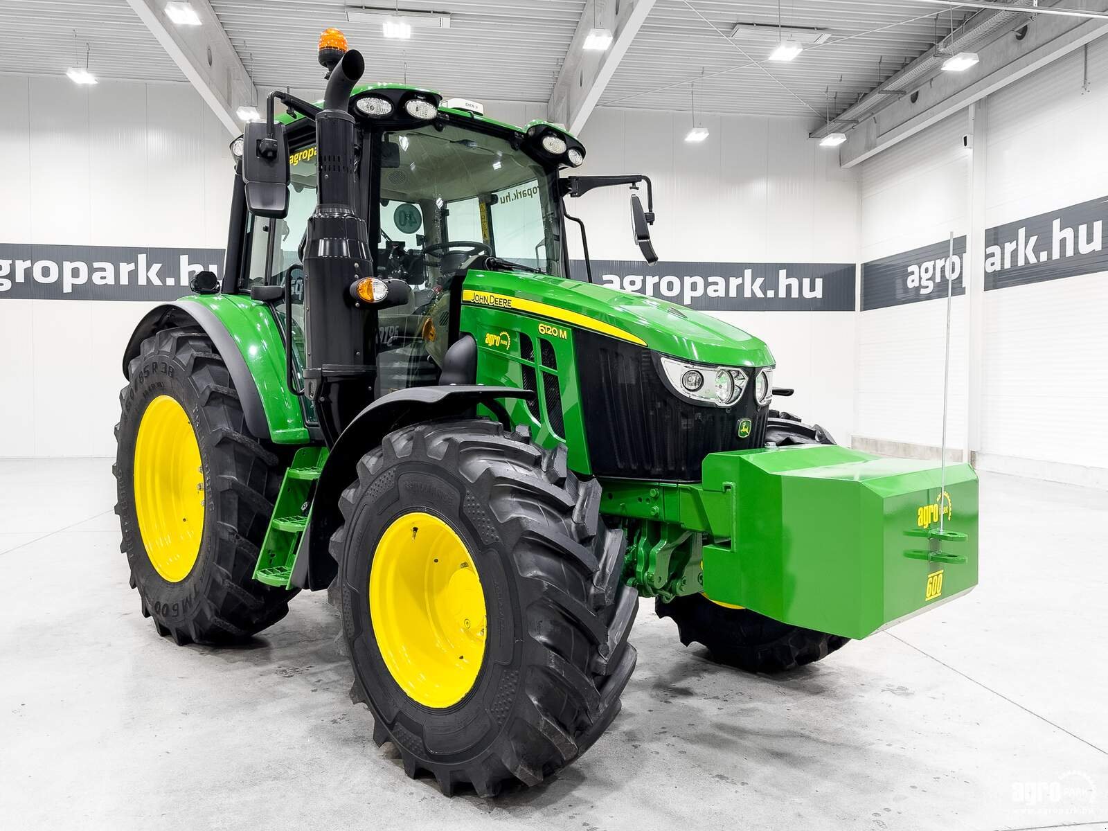 Traktor Türe ait John Deere 6120M, Gebrauchtmaschine içinde Csengele (resim 2)