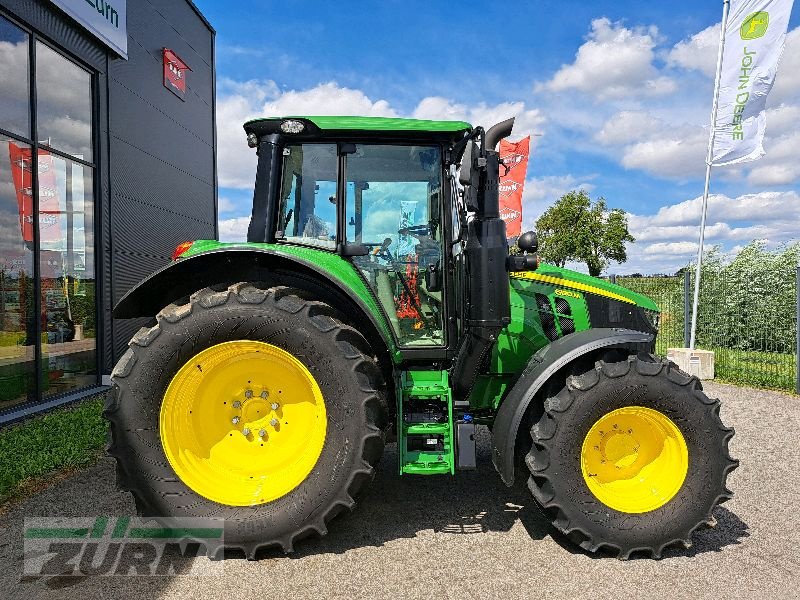 Traktor del tipo John Deere 6120M, Neumaschine en Rot am See