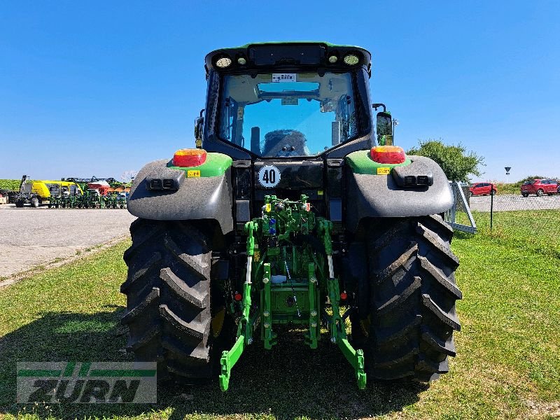 Traktor van het type John Deere 6120M, Neumaschine in Giebelstadt-Euerhausen (Foto 4)