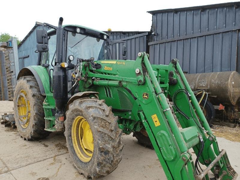 Traktor типа John Deere 6120M, Gebrauchtmaschine в Wargnies Le Grand (Фотография 4)