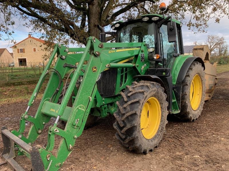 Traktor типа John Deere 6120M, Gebrauchtmaschine в SAINT GENEST D'AMBIERE (Фотография 1)