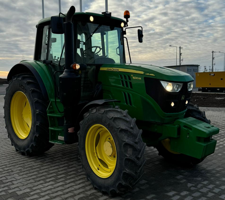 Traktor del tipo John Deere 6120M, Gebrauchtmaschine In Orţişoara (Immagine 1)