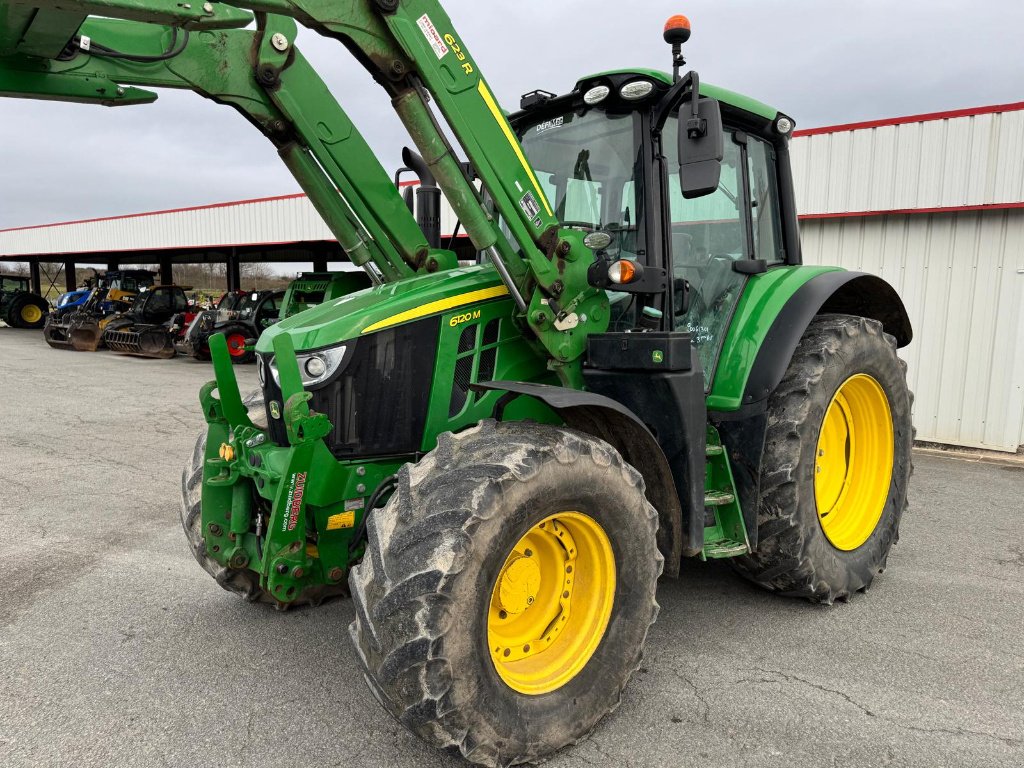 Traktor van het type John Deere 6120M, Gebrauchtmaschine in GUERET (Foto 1)