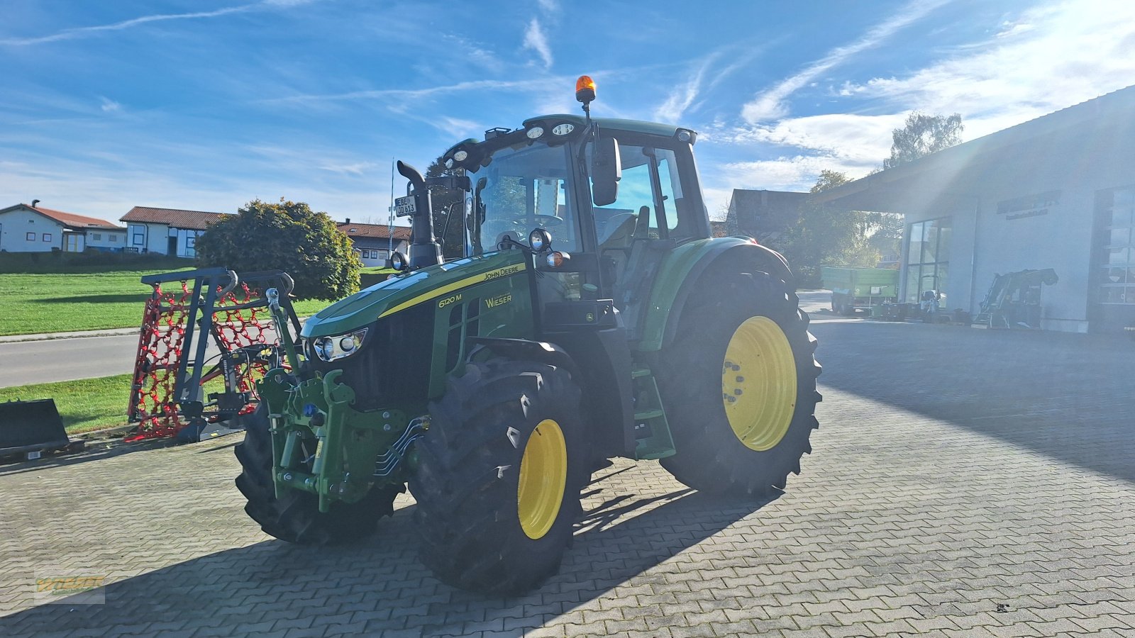 Traktor Türe ait John Deere 6120M, Neumaschine içinde Frauenneuharting (resim 2)