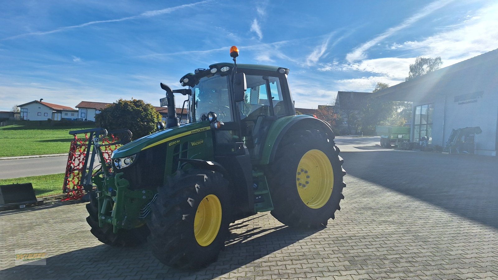 Traktor del tipo John Deere 6120M, Neumaschine en Frauenneuharting (Imagen 3)