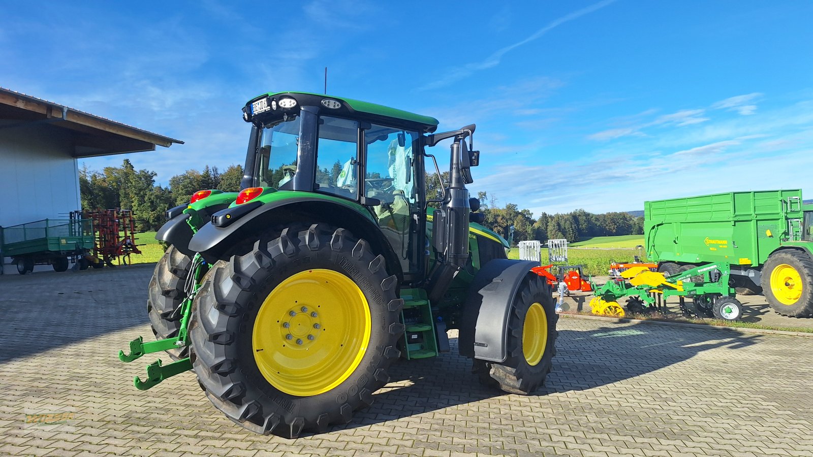 Traktor of the type John Deere 6120M, Neumaschine in Frauenneuharting (Picture 12)