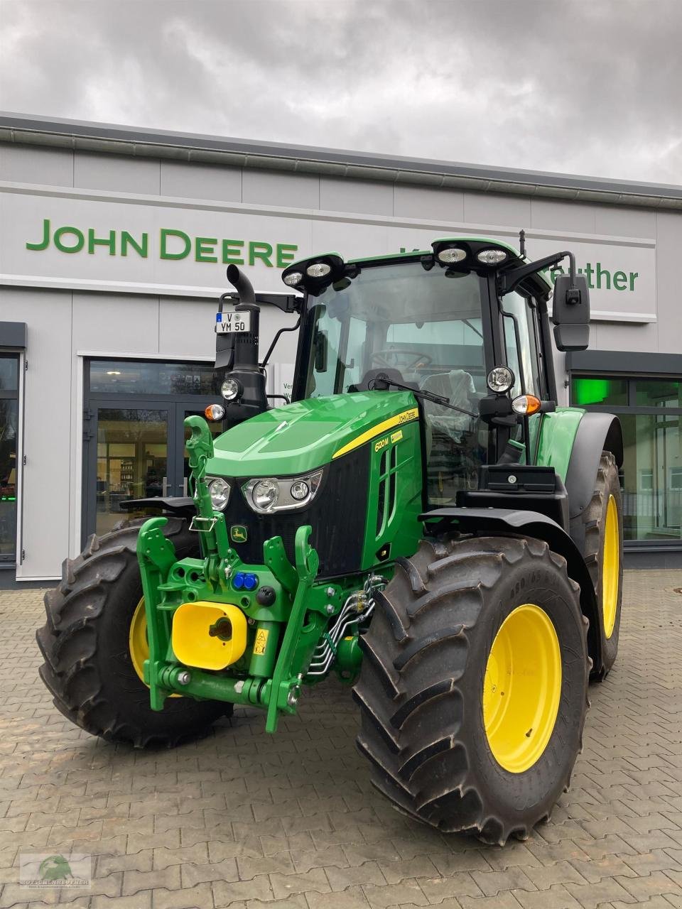 Traktor del tipo John Deere 6120M, Neumaschine en Teichröda (Imagen 1)