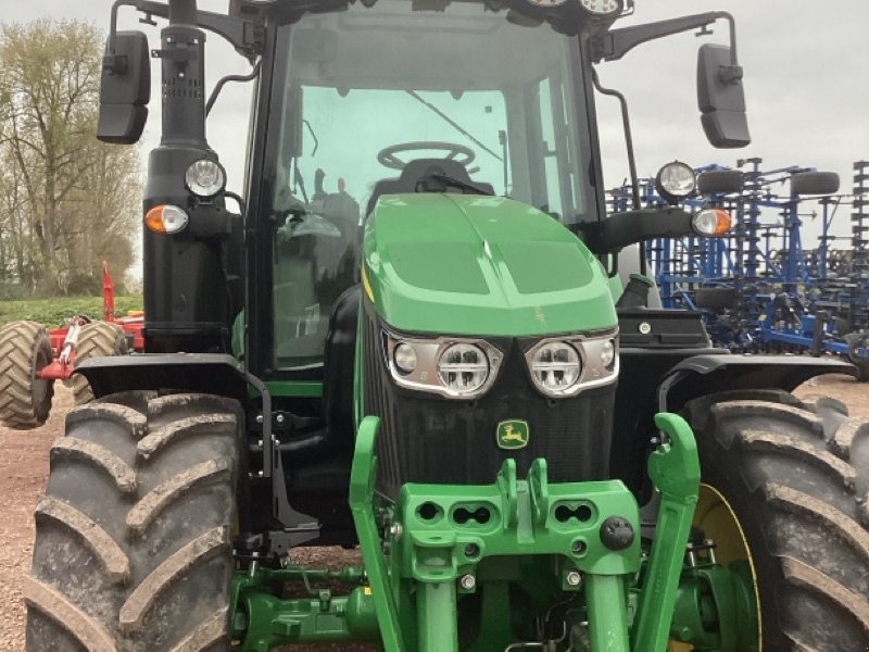 Traktor typu John Deere 6120M, Neumaschine v Wettin-Löbejun (Obrázek 1)