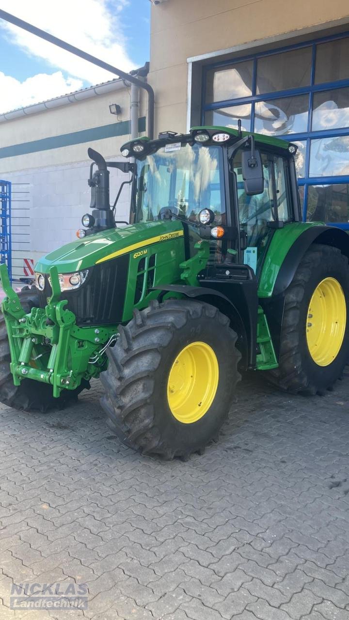 Traktor van het type John Deere 6120M, Neumaschine in Schirradorf (Foto 1)