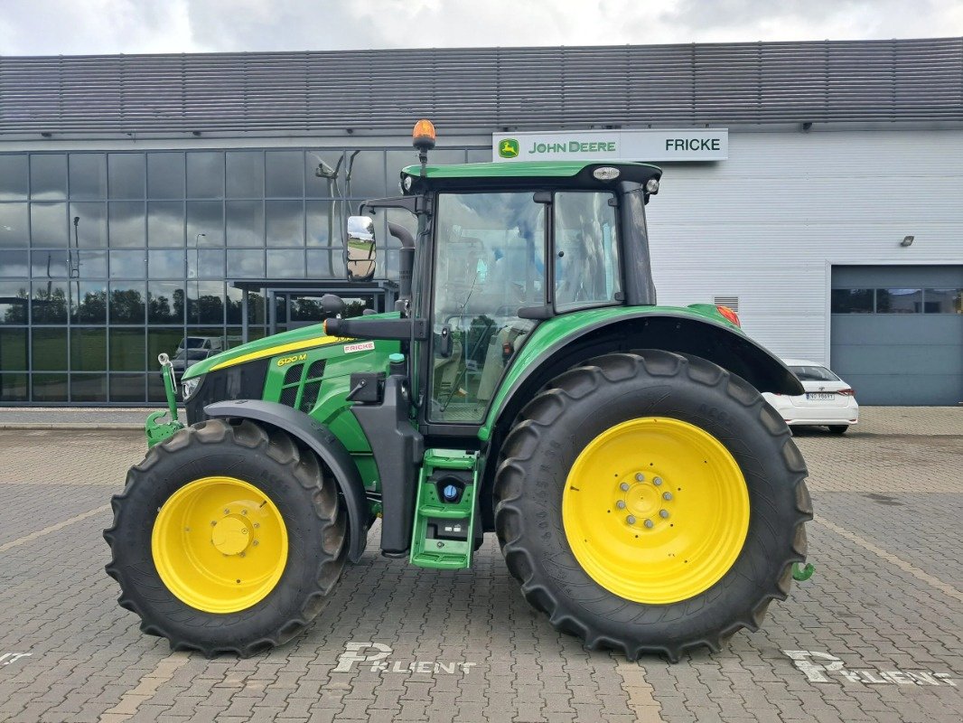 Traktor of the type John Deere 6120M, Gebrauchtmaschine in Mrągowo (Picture 1)