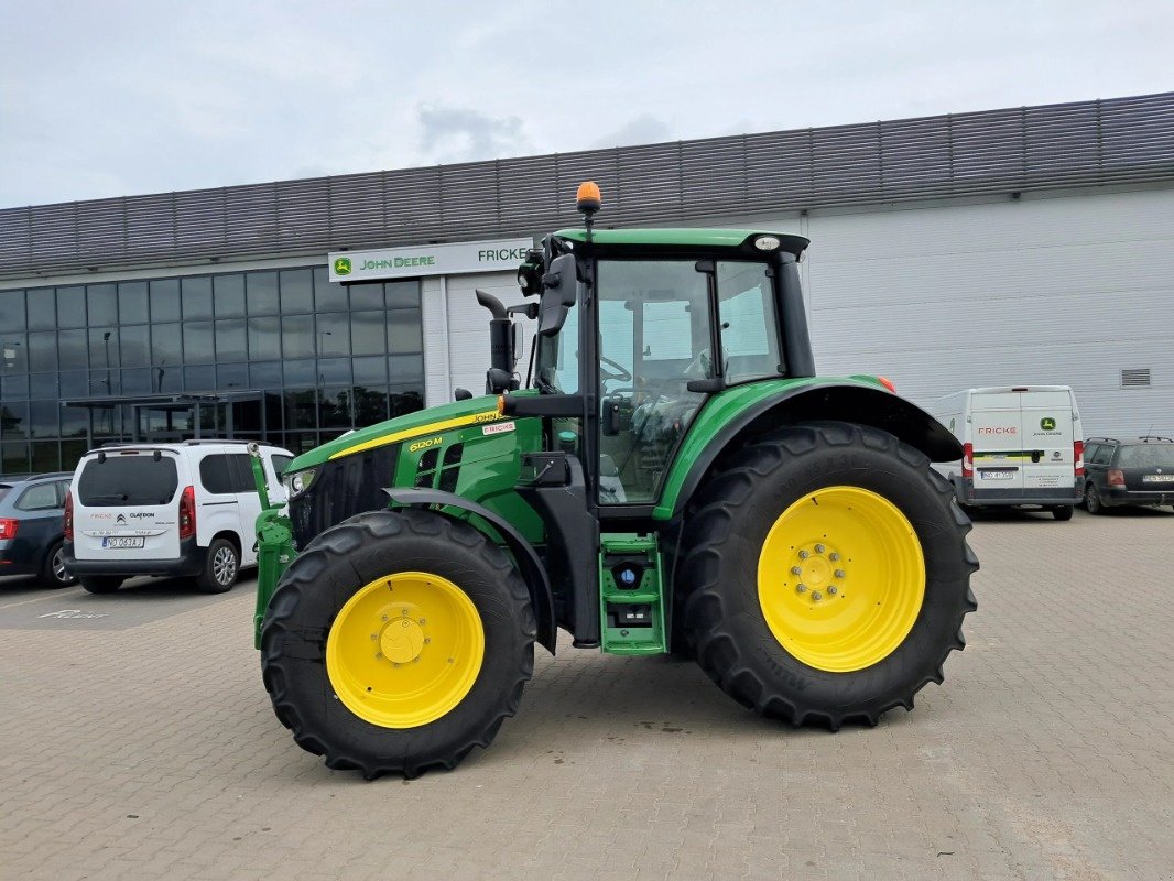 Traktor des Typs John Deere 6120M, Gebrauchtmaschine in Mrągowo (Bild 14)