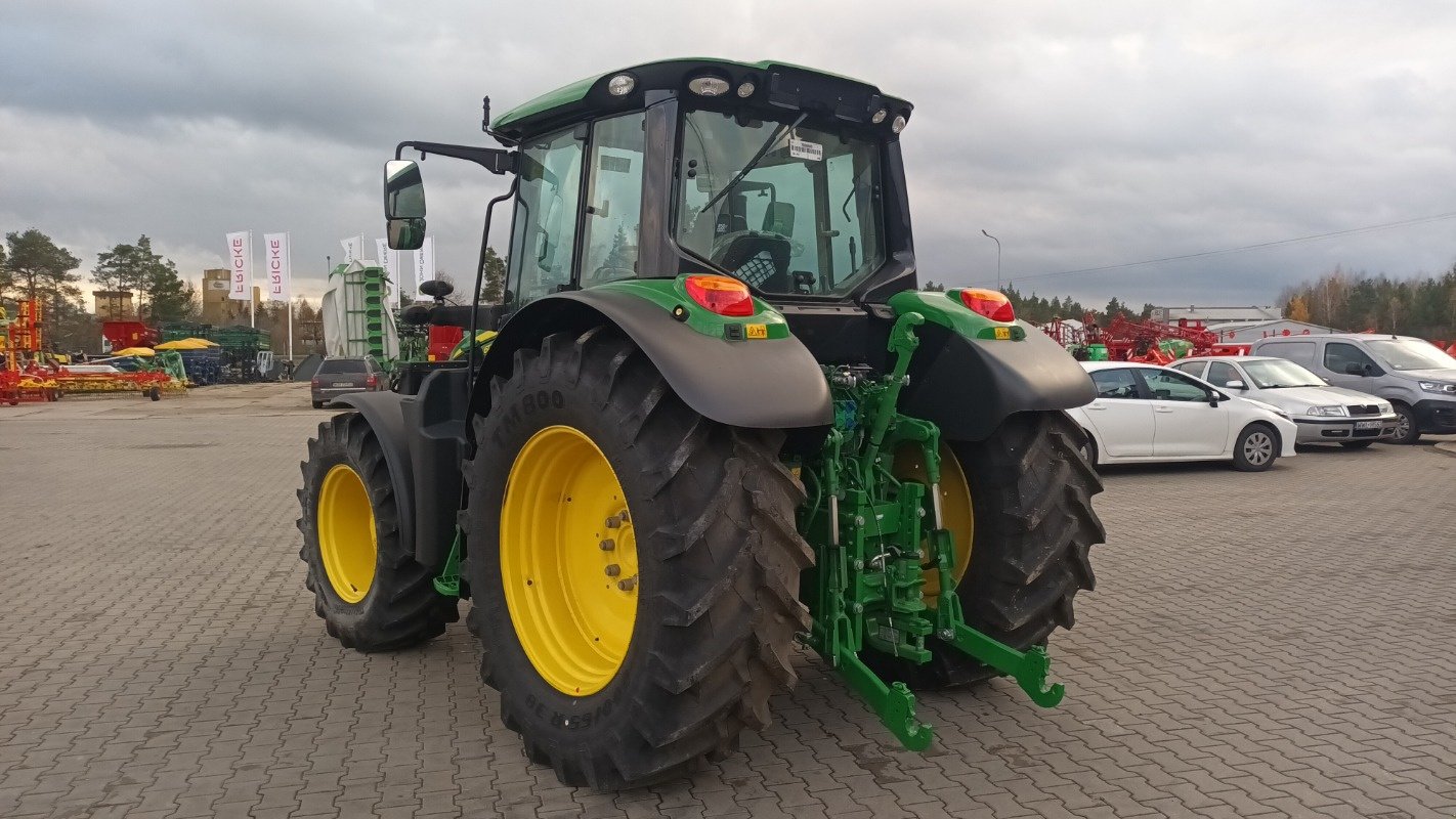 Traktor des Typs John Deere 6120M, Neumaschine in Mrągowo (Bild 2)