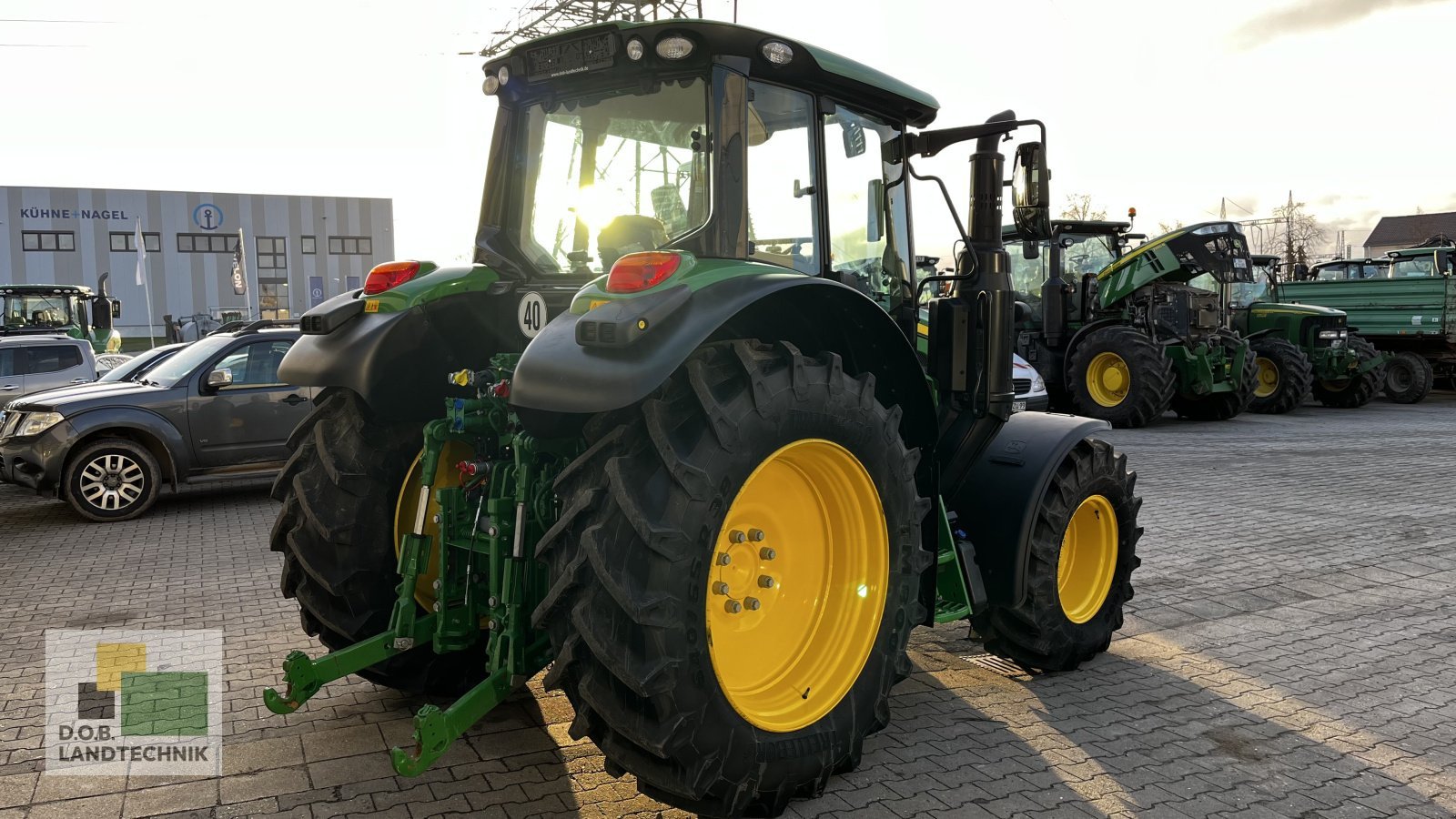 Traktor van het type John Deere 6120M, Gebrauchtmaschine in Regensburg (Foto 10)