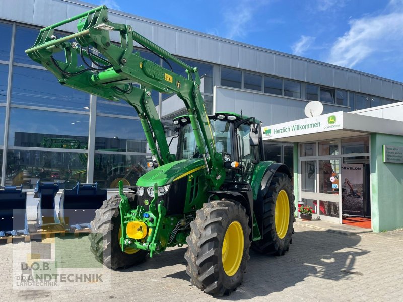 Traktor типа John Deere 6120M, Gebrauchtmaschine в Regensburg