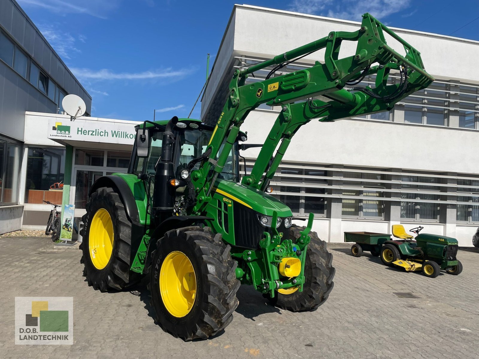 Traktor des Typs John Deere 6120M, Gebrauchtmaschine in Regensburg (Bild 3)