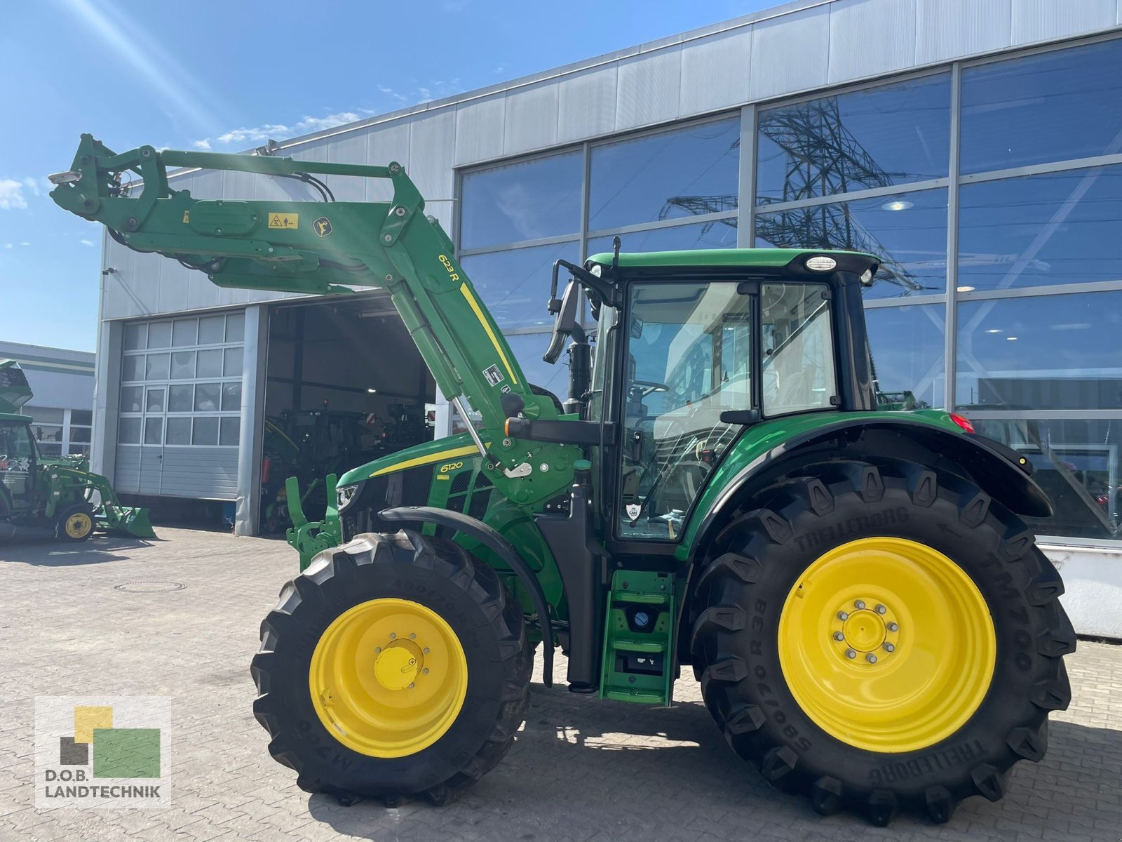 Traktor типа John Deere 6120M, Gebrauchtmaschine в Regensburg (Фотография 10)