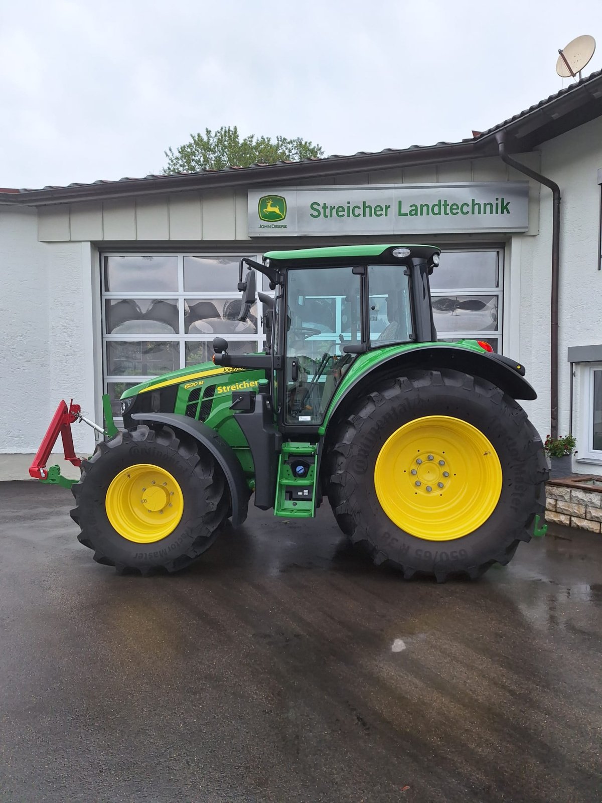 Traktor typu John Deere 6120M, Neumaschine v Günzach (Obrázok 1)