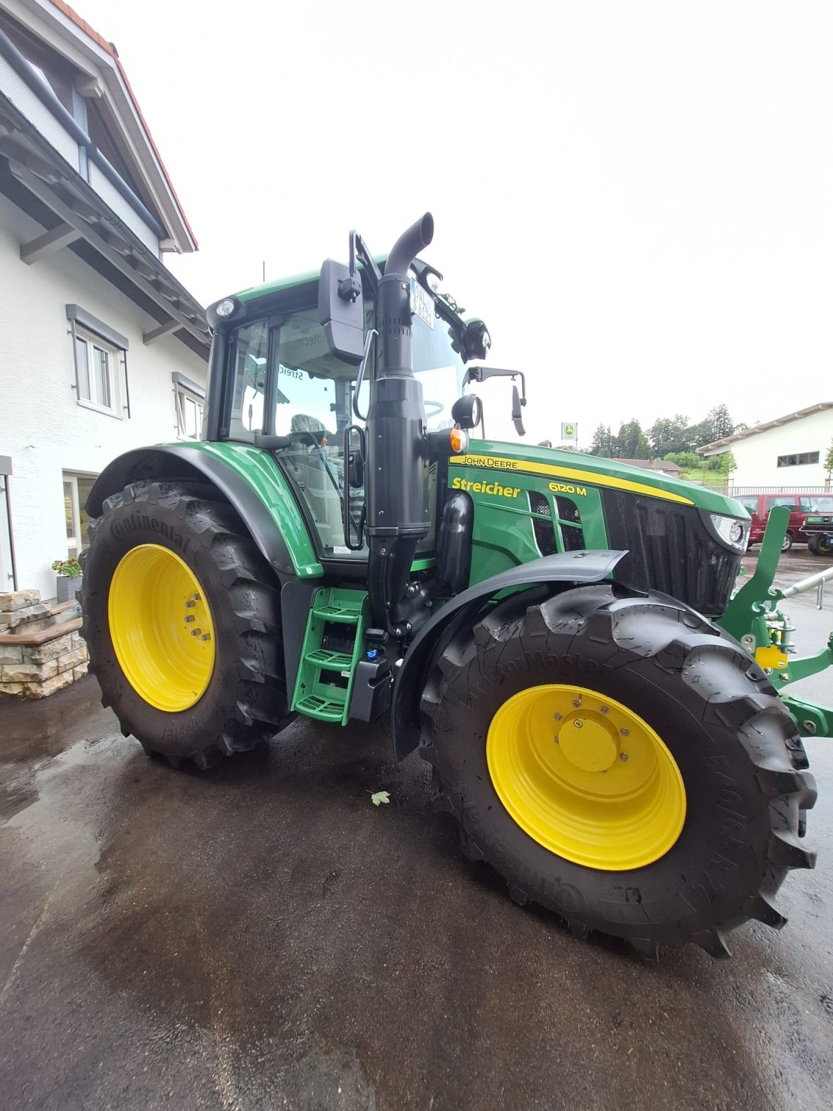 Traktor des Typs John Deere 6120M, Neumaschine in Günzach (Bild 3)