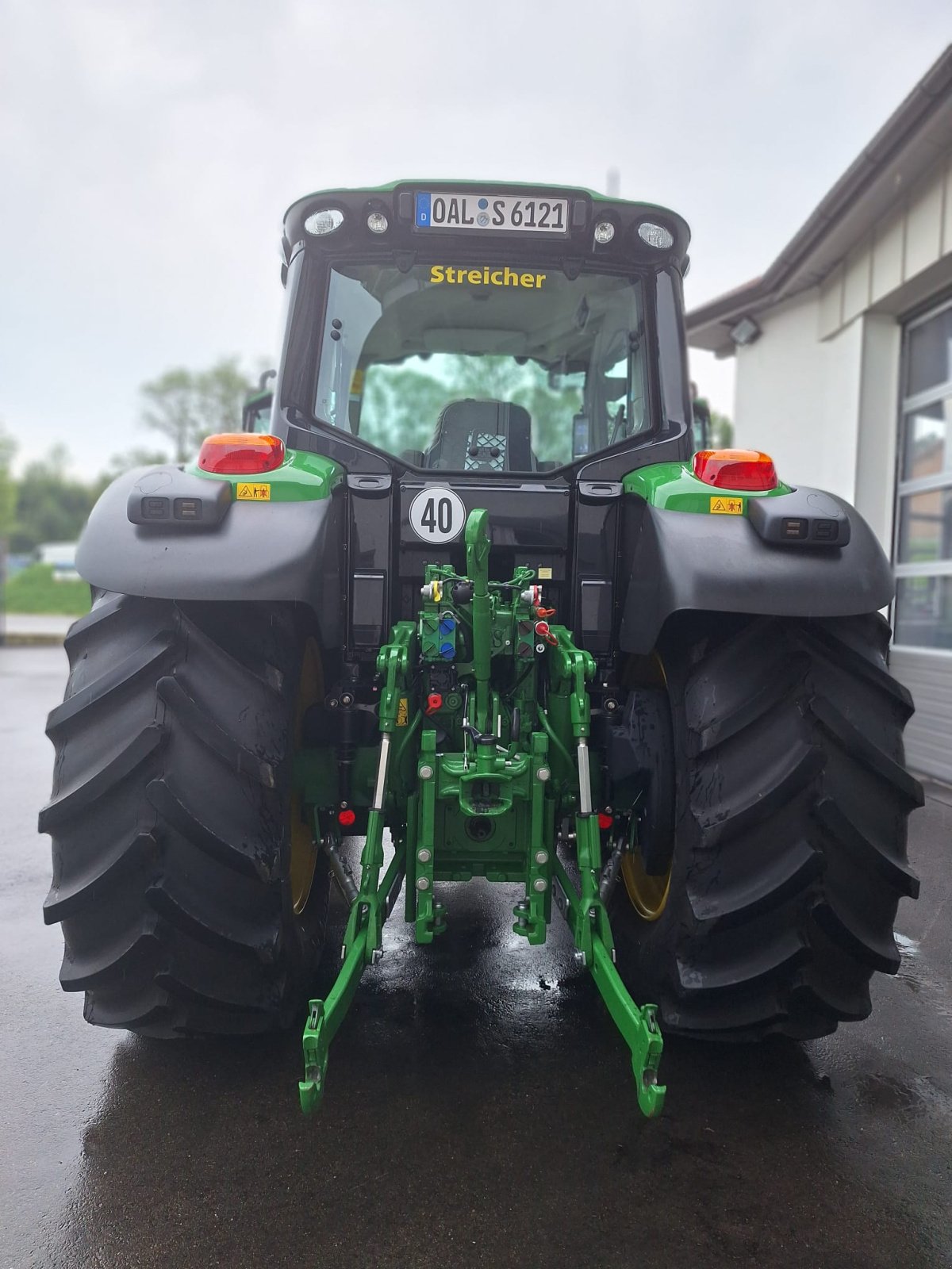 Traktor of the type John Deere 6120M, Neumaschine in Günzach (Picture 4)