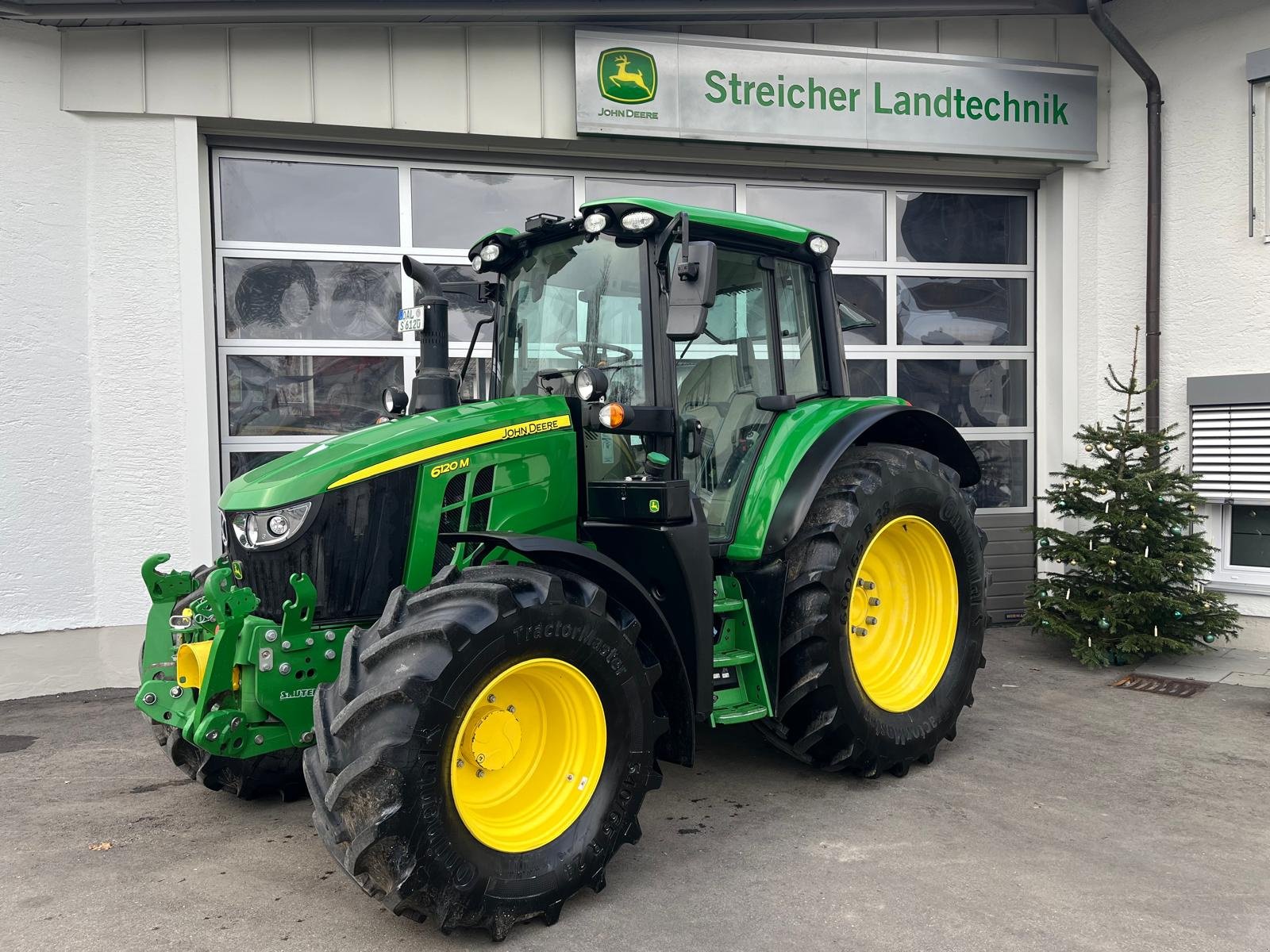 Traktor des Typs John Deere 6120M, Gebrauchtmaschine in Günzach (Bild 1)