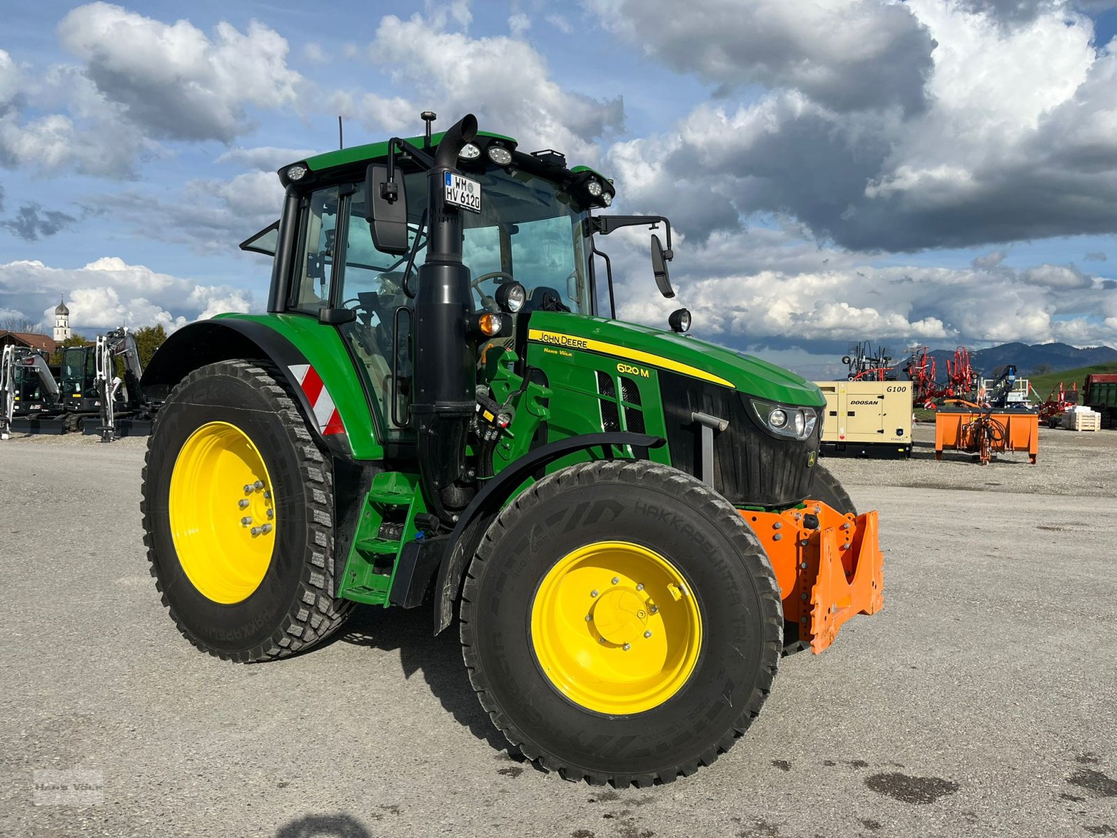 Traktor des Typs John Deere 6120M, Gebrauchtmaschine in Antdorf (Bild 1)