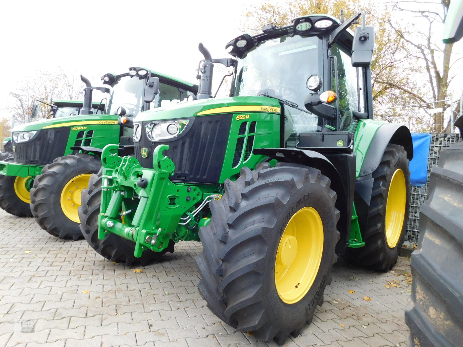 Traktor of the type John Deere 6120M, Neumaschine in Gross-Bieberau (Picture 1)