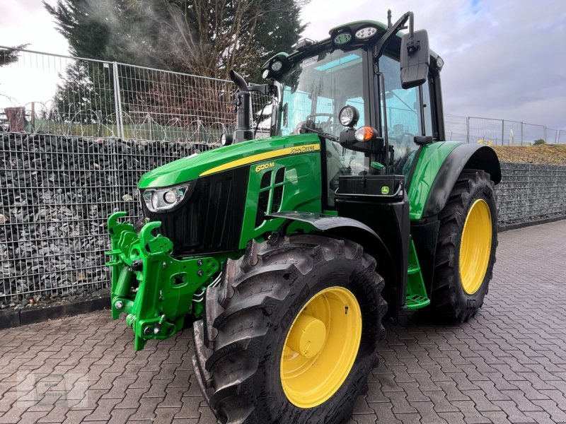 Traktor of the type John Deere 6120M, Neumaschine in Gross-Bieberau