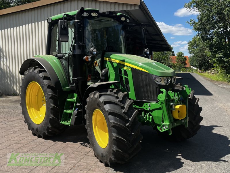 Traktor typu John Deere 6120M, Neumaschine v Tann