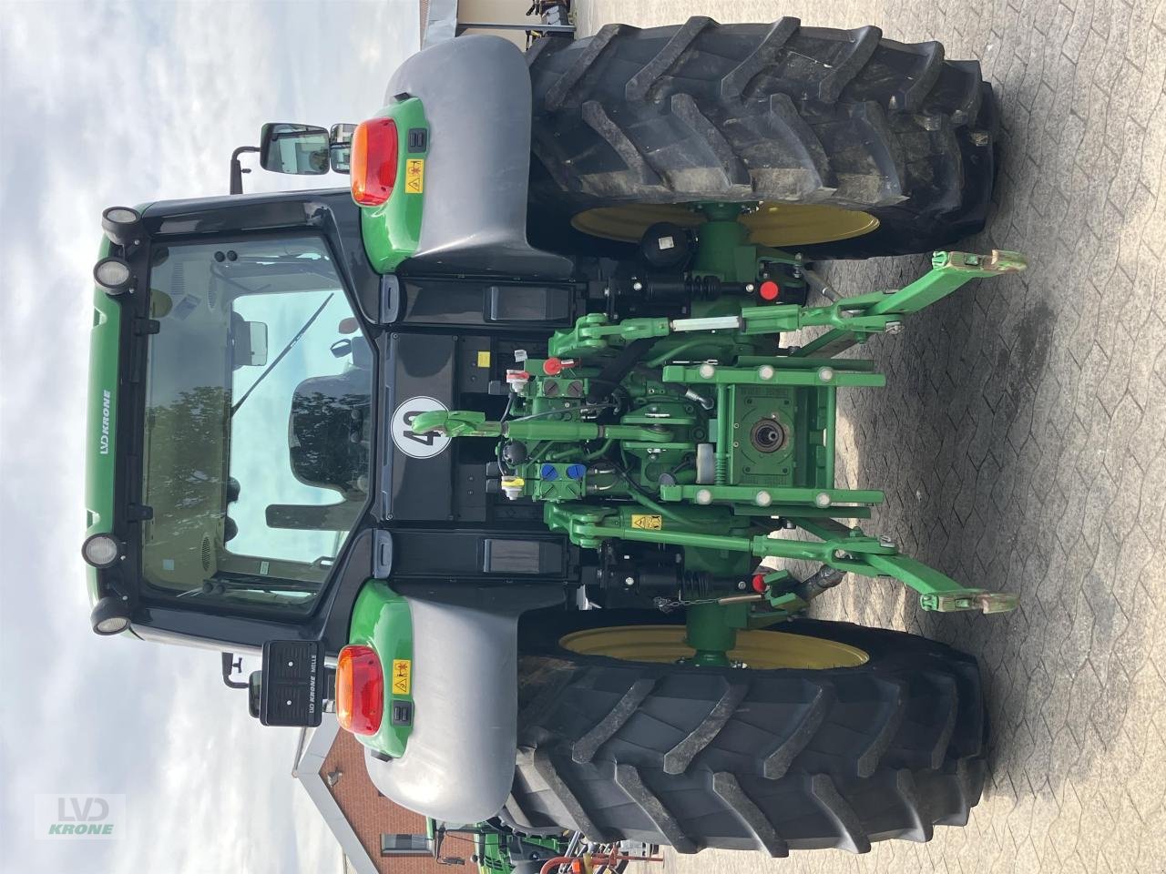 Traktor van het type John Deere 6120M, Gebrauchtmaschine in Spelle (Foto 8)