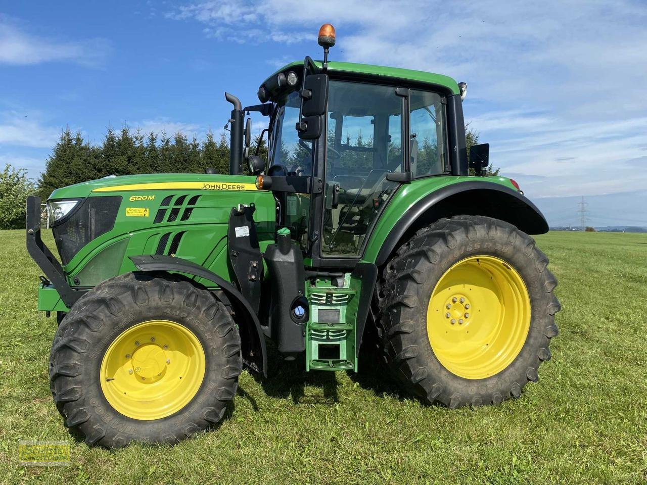 Traktor от тип John Deere 6120M, Gebrauchtmaschine в Marsberg-Giershagen (Снимка 3)