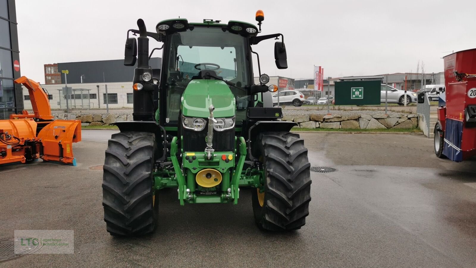 Traktor от тип John Deere 6120M, Vorführmaschine в Redlham (Снимка 7)