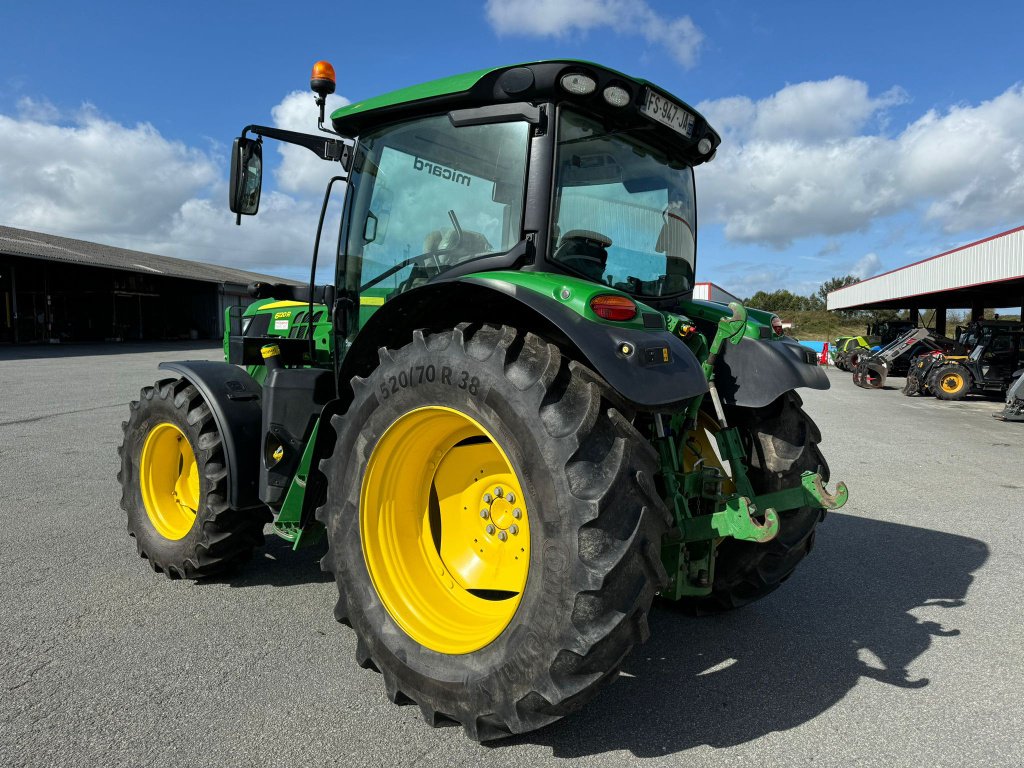 Traktor van het type John Deere 6120R -, Gebrauchtmaschine in GUERET (Foto 3)