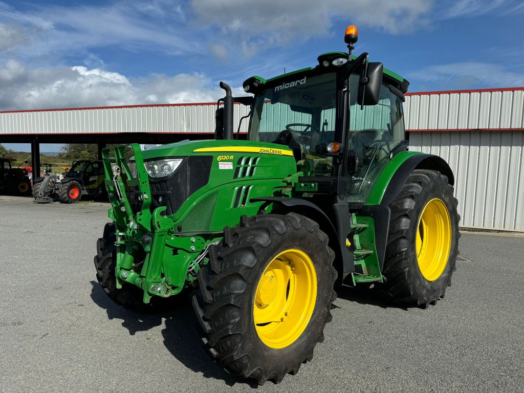 Traktor of the type John Deere 6120R -, Gebrauchtmaschine in GUERET (Picture 1)