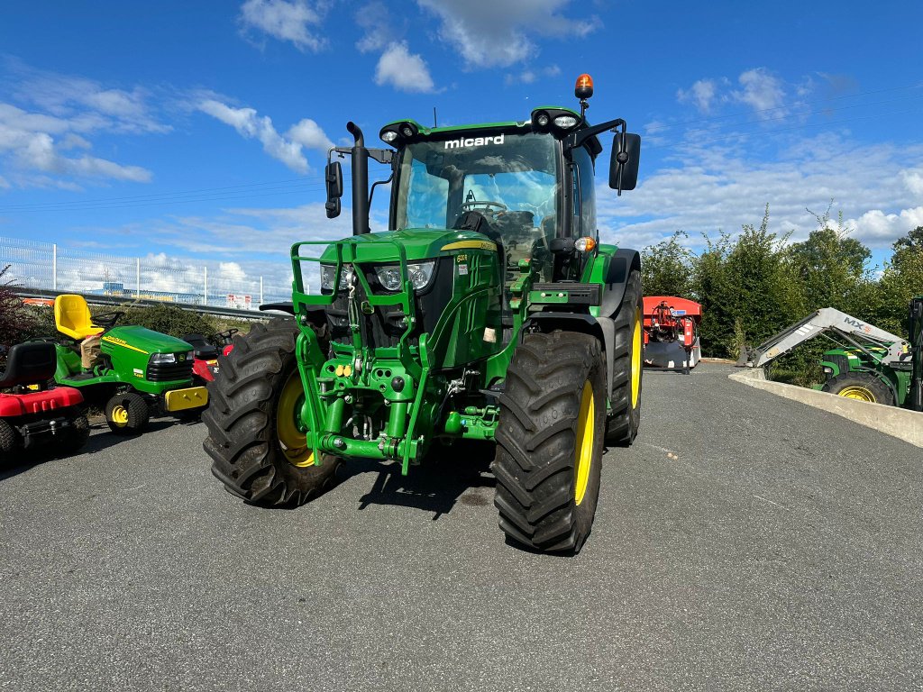 Traktor типа John Deere 6120R -  DESTOCKAGE, Gebrauchtmaschine в AUBUSSON (Фотография 10)