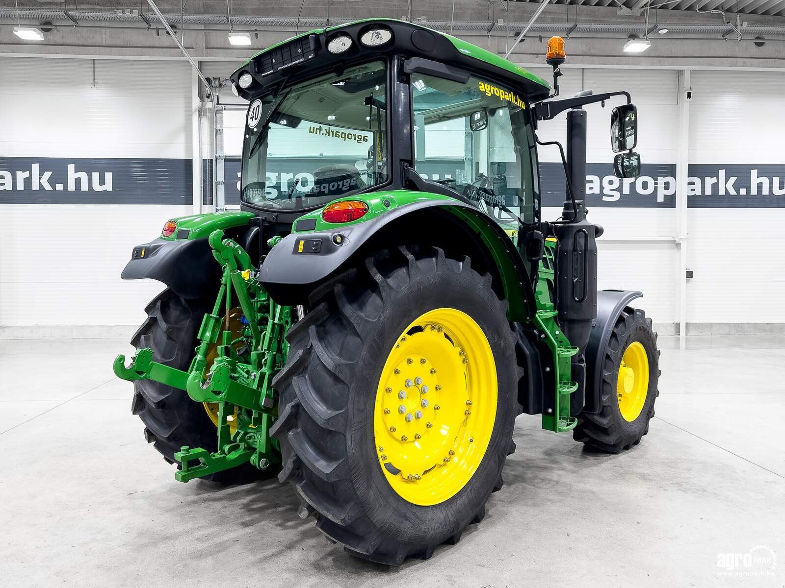 Traktor typu John Deere 6120R TLS, Gebrauchtmaschine w Csengele (Zdjęcie 3)