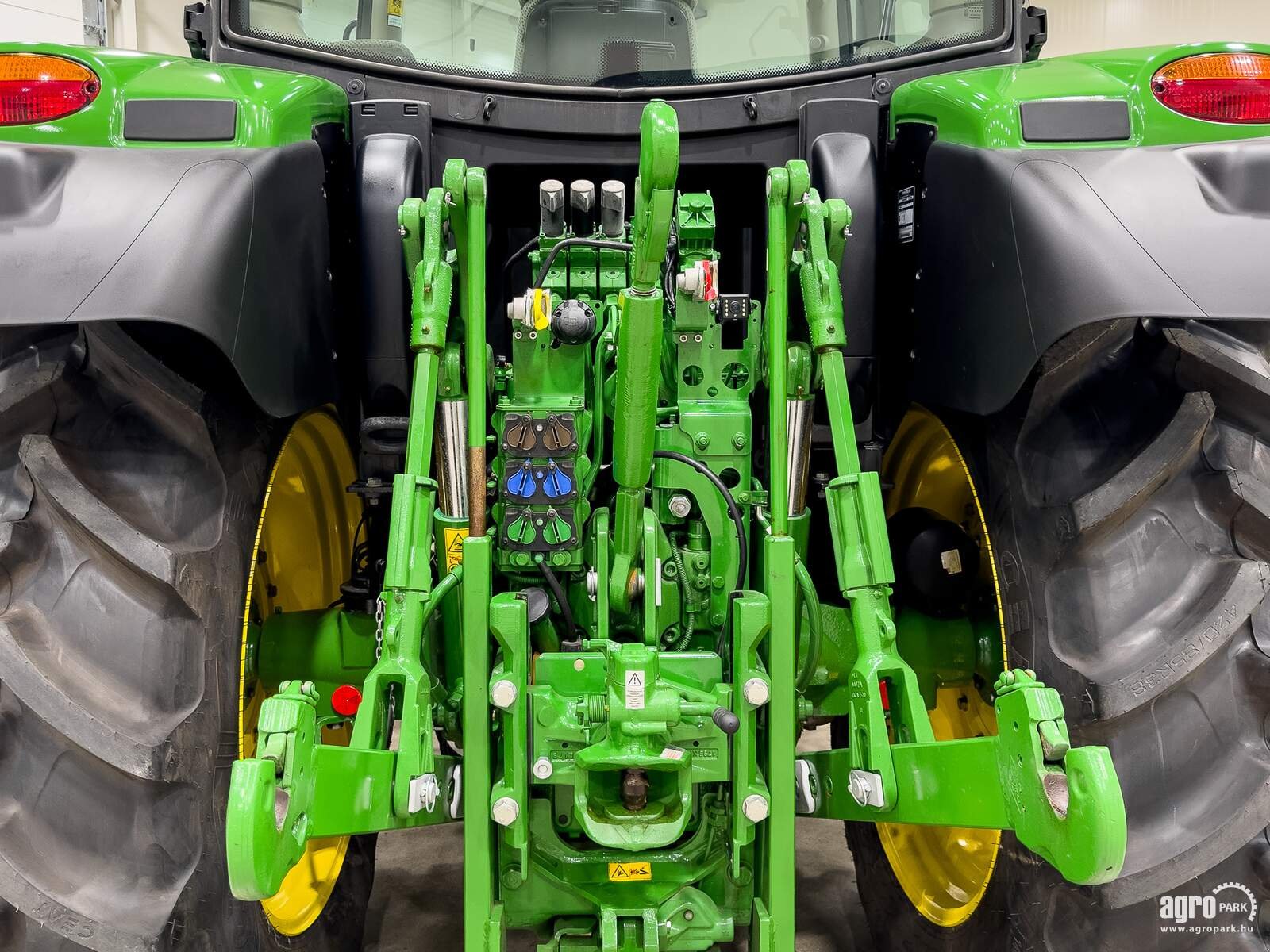 Traktor typu John Deere 6120R TLS, Gebrauchtmaschine w Csengele (Zdjęcie 7)