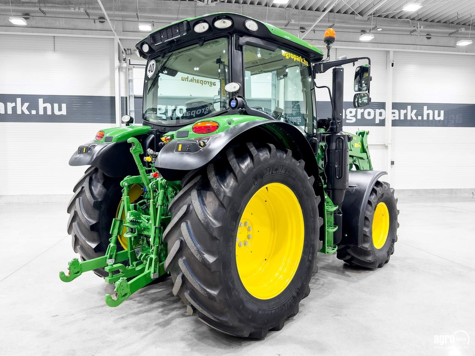 Traktor typu John Deere 6120R TLS, Gebrauchtmaschine w Csengele (Zdjęcie 3)