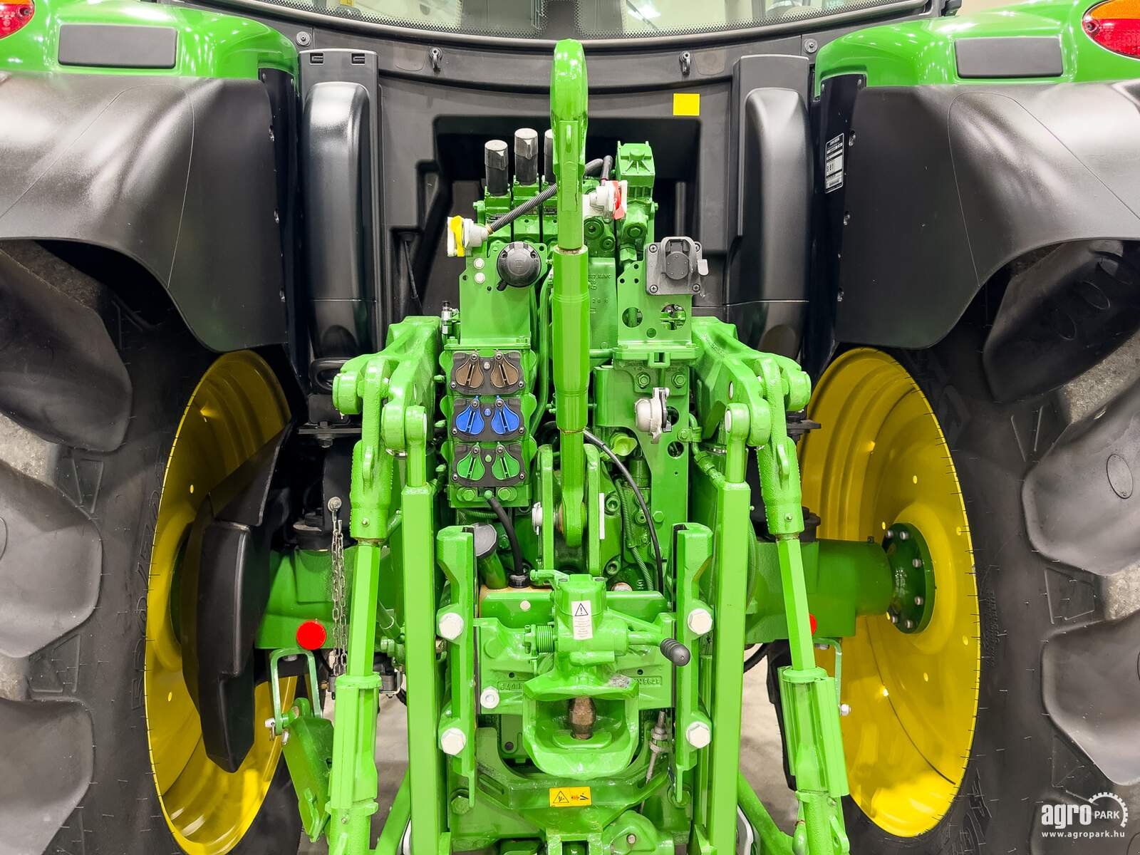 Traktor del tipo John Deere 6120R, Gebrauchtmaschine en Csengele (Imagen 7)