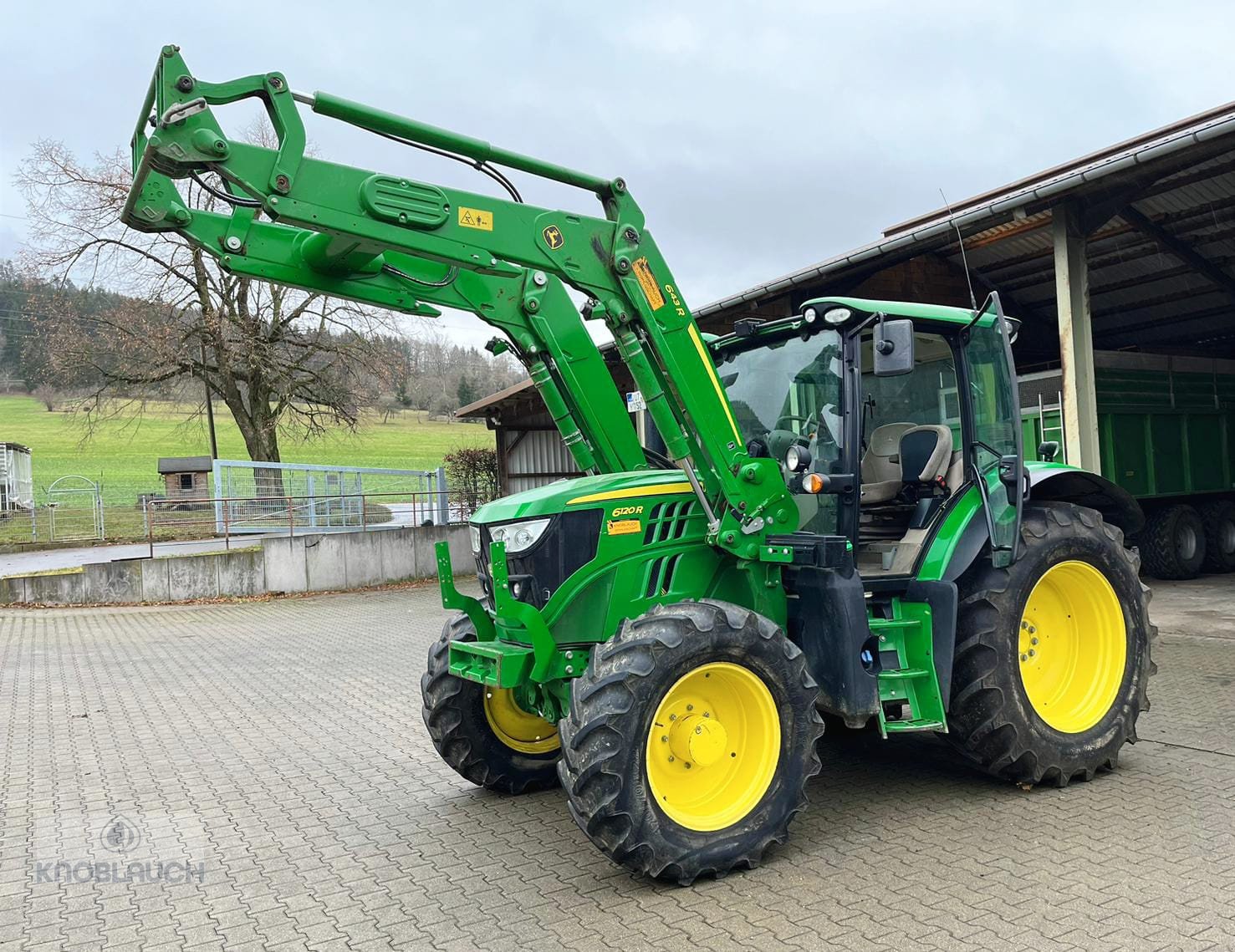 Traktor des Typs John Deere 6120R, Gebrauchtmaschine in Immendingen (Bild 1)